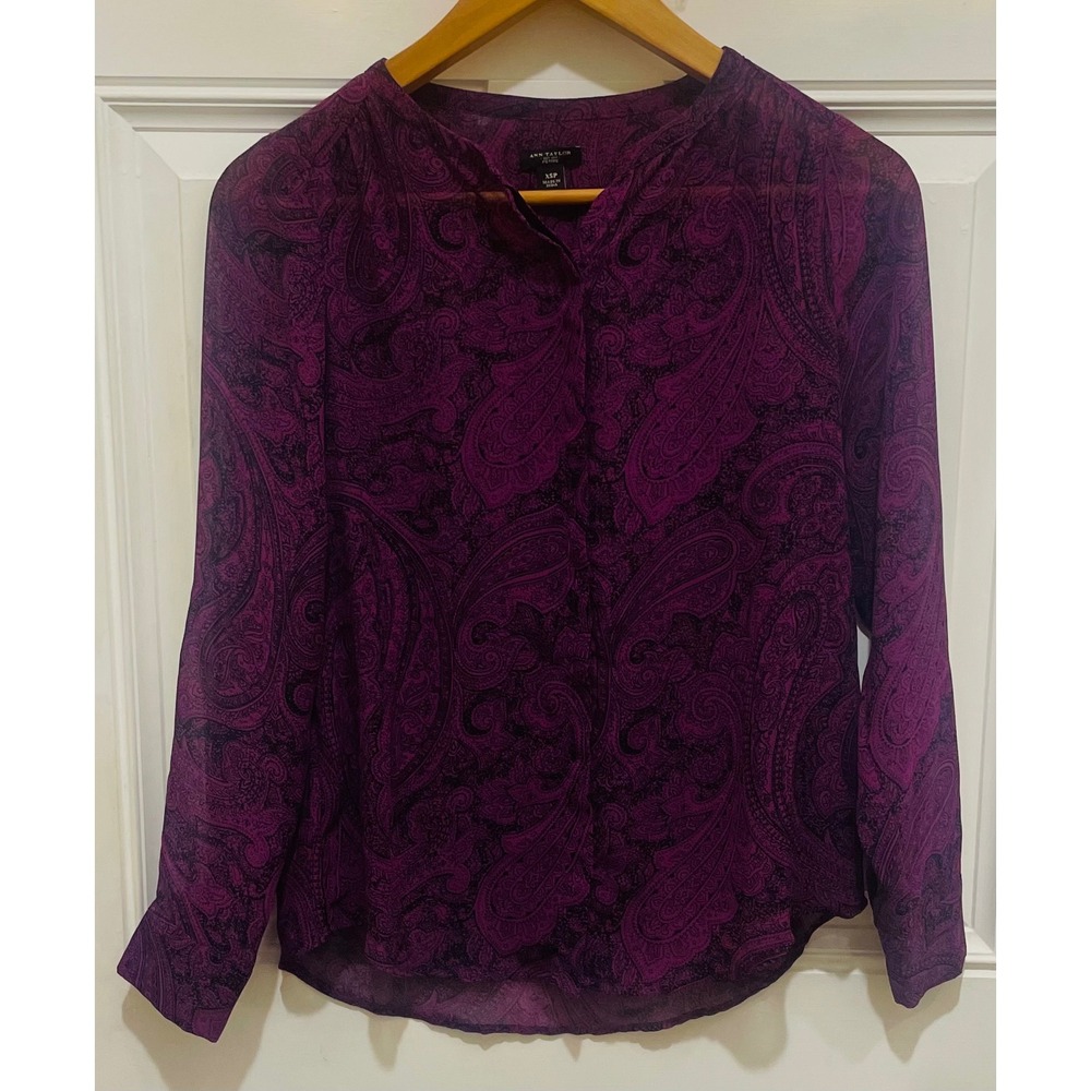 Ann Taylor Paisley Blouse Long Sleeve Button‎ Detail Purple Top XSP